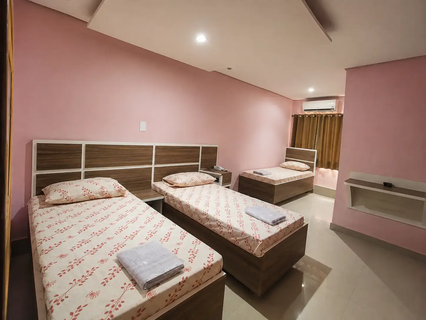 Quarto Triplo Básico