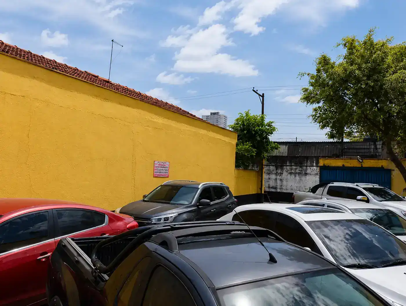 Estacionamento privativo no local